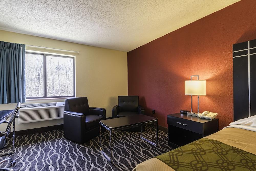 Econo Lodge Cleveland Southeast - Kent Стритсборо Экстерьер фото