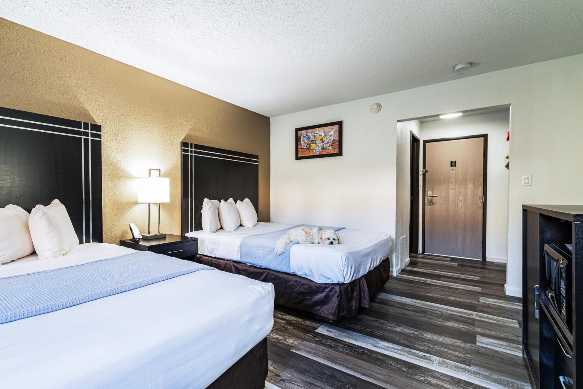 Econo Lodge Cleveland Southeast - Kent Стритсборо Экстерьер фото