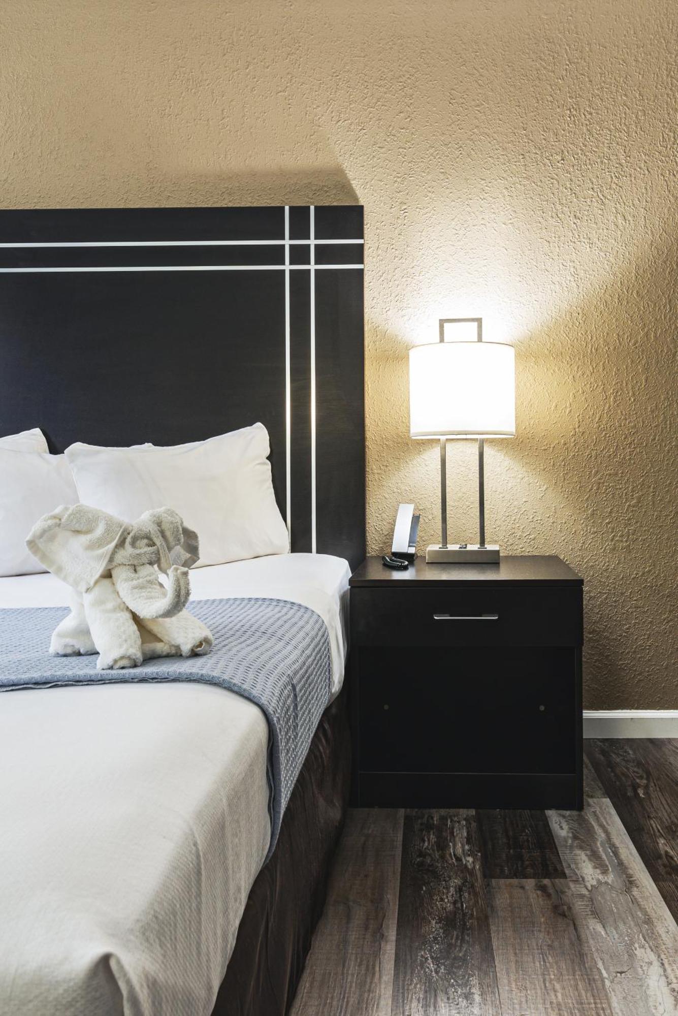 Econo Lodge Cleveland Southeast - Kent Стритсборо Экстерьер фото