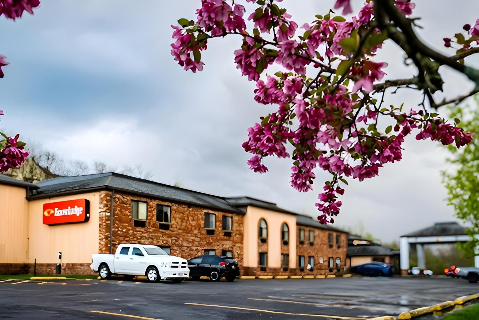 Econo Lodge Cleveland Southeast - Kent Стритсборо Экстерьер фото