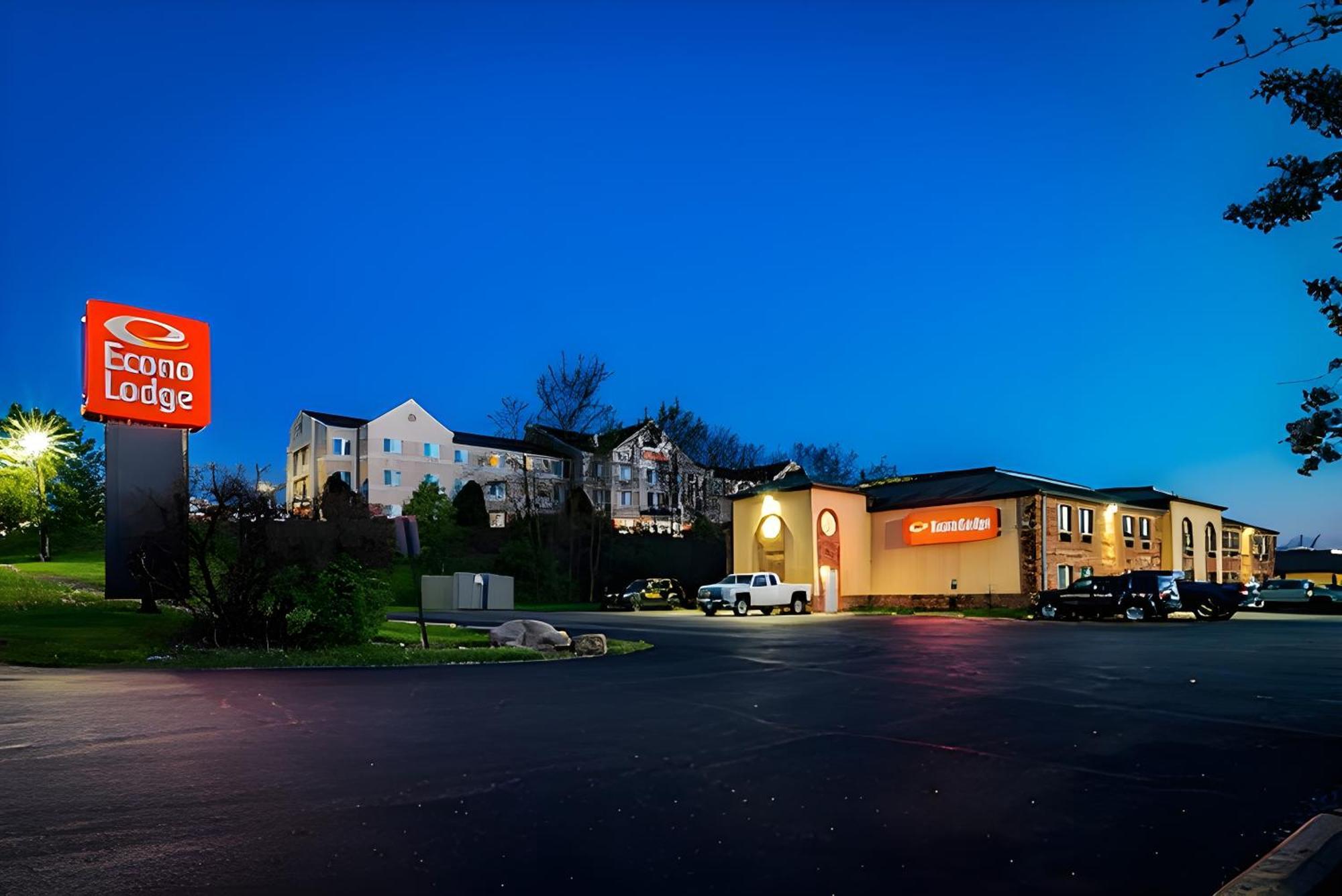 Econo Lodge Cleveland Southeast - Kent Стритсборо Экстерьер фото