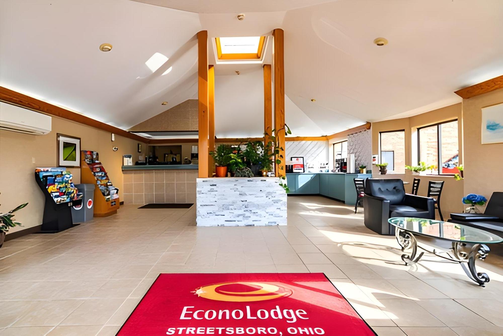 Econo Lodge Cleveland Southeast - Kent Стритсборо Экстерьер фото