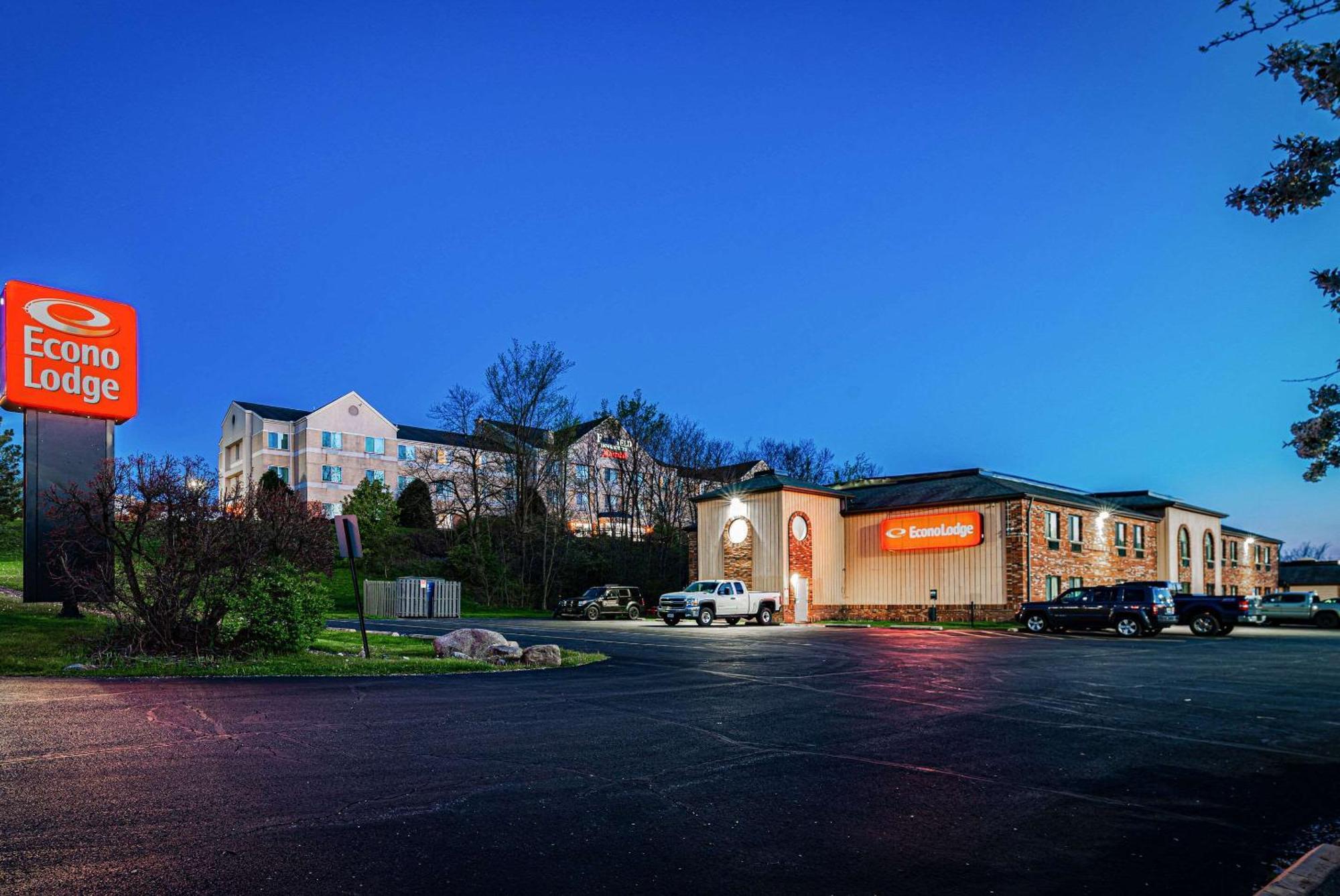 Econo Lodge Cleveland Southeast - Kent Стритсборо Экстерьер фото