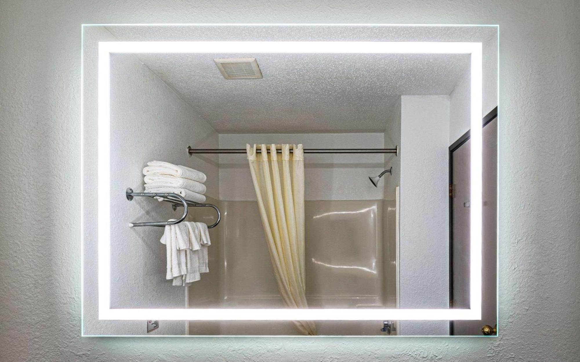 Econo Lodge Cleveland Southeast - Kent Стритсборо Экстерьер фото