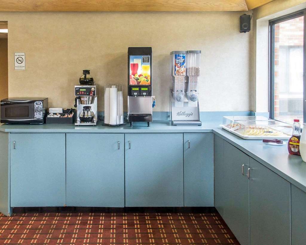 Econo Lodge Cleveland Southeast - Kent Стритсборо Ресторан фото