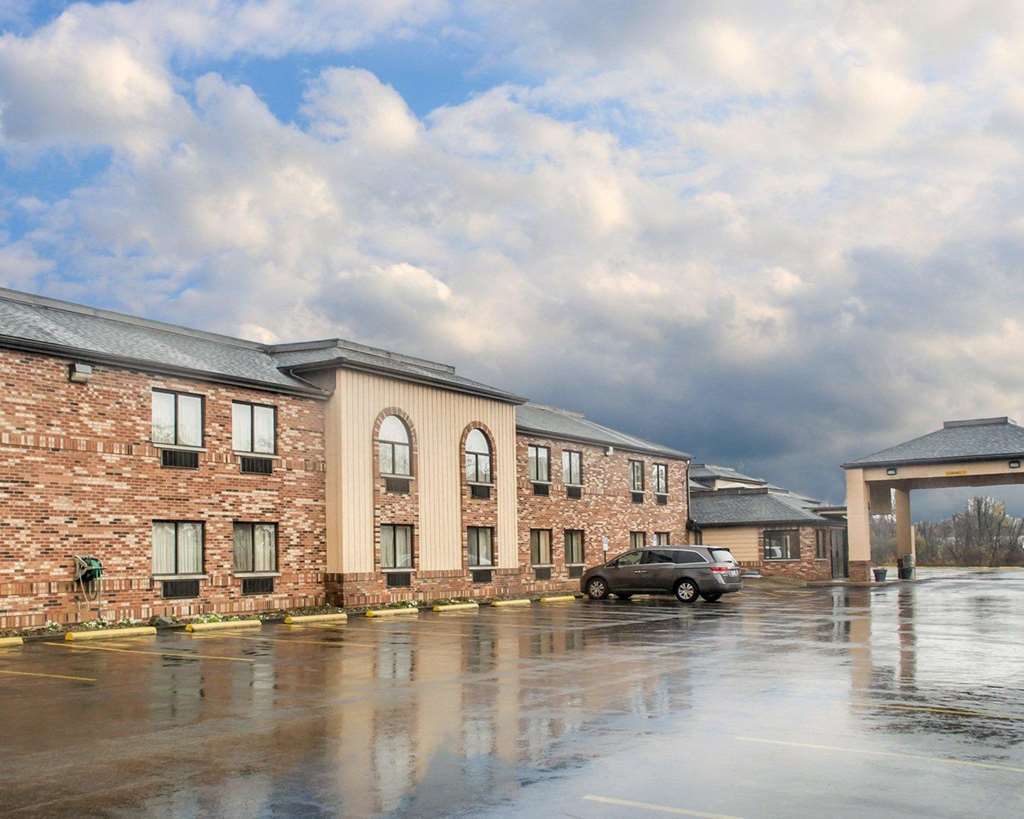 Econo Lodge Cleveland Southeast - Kent Стритсборо Экстерьер фото